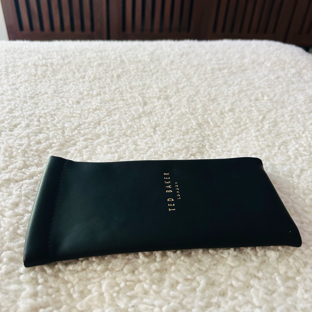 Ted Baker Black Soft Glasses Sleeve